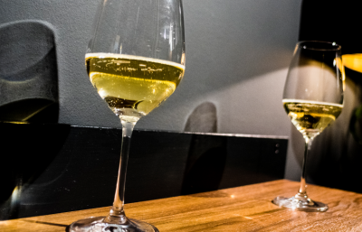 Pezsgők a világ körül - vakkóstoló